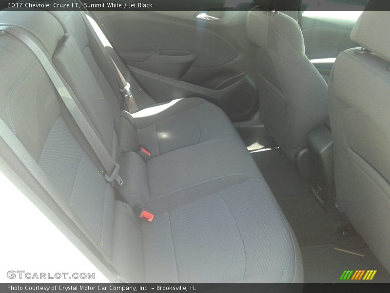 Summit White / Jet Black 2017 Chevrolet Cruze LT
