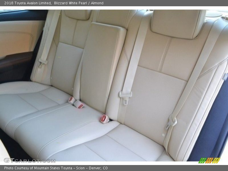 Blizzard White Pearl / Almond 2018 Toyota Avalon Limited
