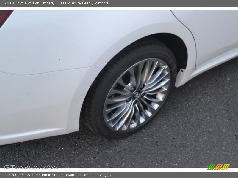 Blizzard White Pearl / Almond 2018 Toyota Avalon Limited