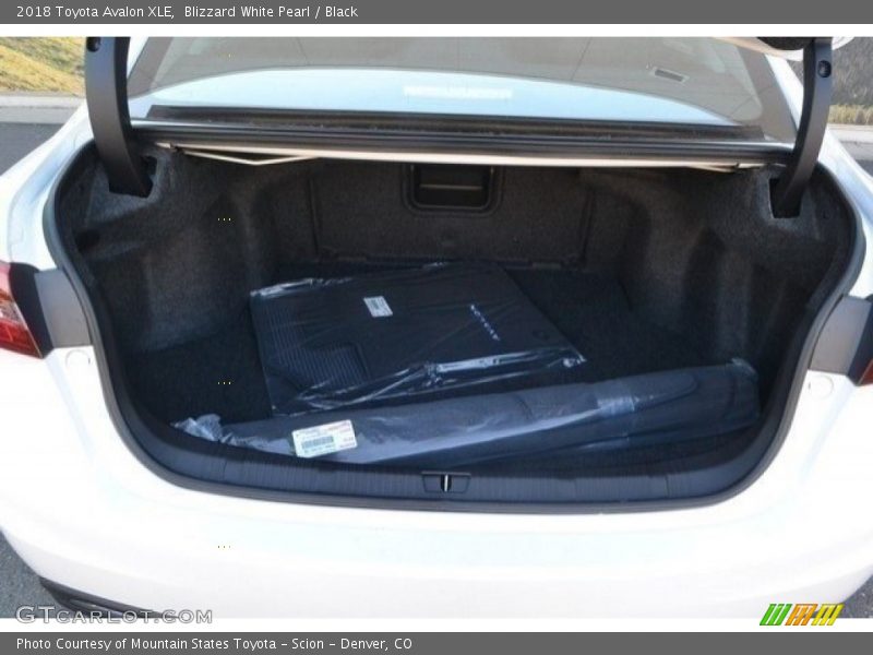 Blizzard White Pearl / Black 2018 Toyota Avalon XLE