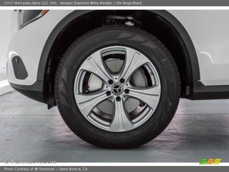 designo Diamond White Metallic / Silk Beige/Black 2017 Mercedes-Benz GLC 300
