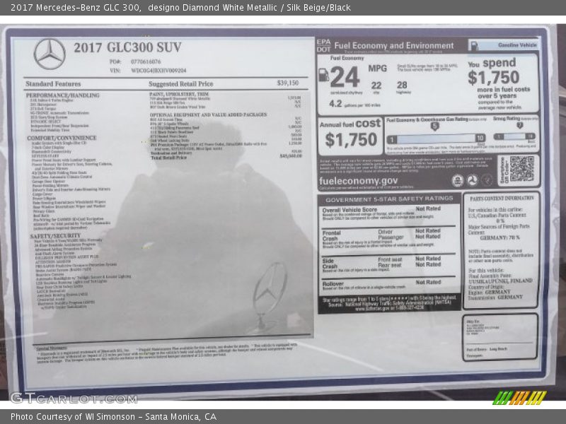 designo Diamond White Metallic / Silk Beige/Black 2017 Mercedes-Benz GLC 300