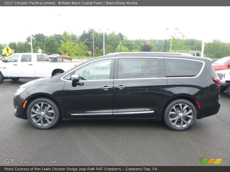 Brilliant Black Crystal Pearl / Black/Deep Mocha 2017 Chrysler Pacifica Limited