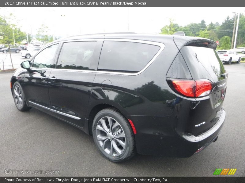 Brilliant Black Crystal Pearl / Black/Deep Mocha 2017 Chrysler Pacifica Limited