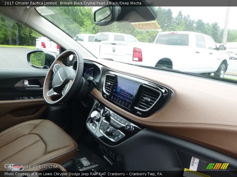 Brilliant Black Crystal Pearl / Black/Deep Mocha 2017 Chrysler Pacifica Limited