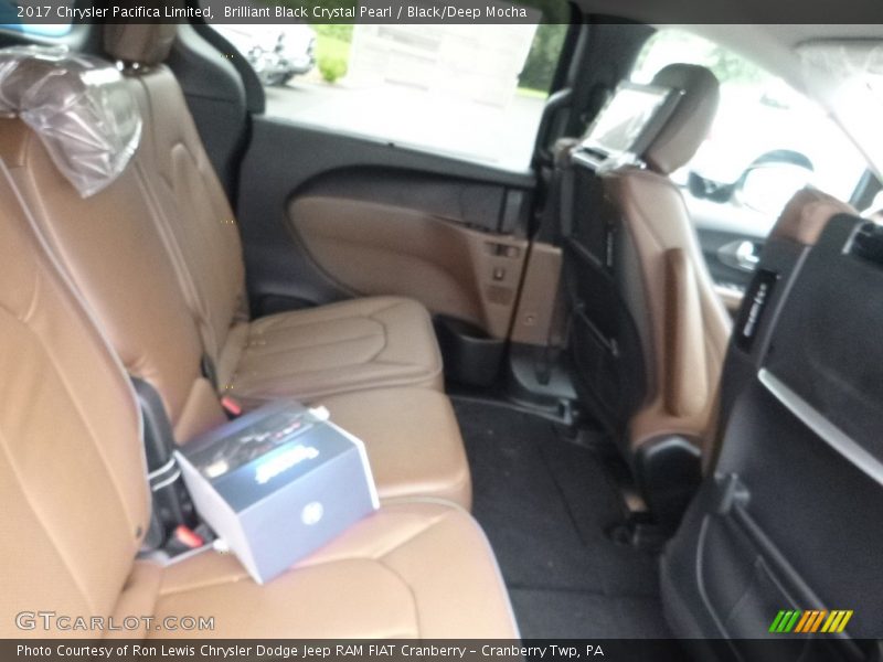 Brilliant Black Crystal Pearl / Black/Deep Mocha 2017 Chrysler Pacifica Limited