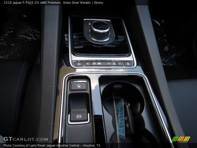 Indus Silver Metallic / Ebony 2018 Jaguar F-PACE 25t AWD Premium
