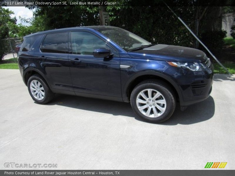 Loire Blue Metallic / Glacier 2017 Land Rover Discovery Sport SE