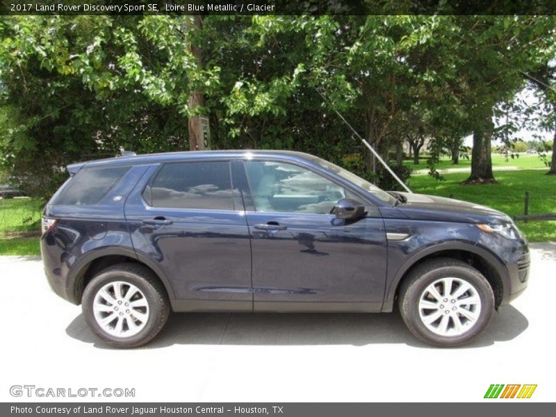 Loire Blue Metallic / Glacier 2017 Land Rover Discovery Sport SE