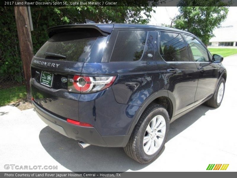 Loire Blue Metallic / Glacier 2017 Land Rover Discovery Sport SE