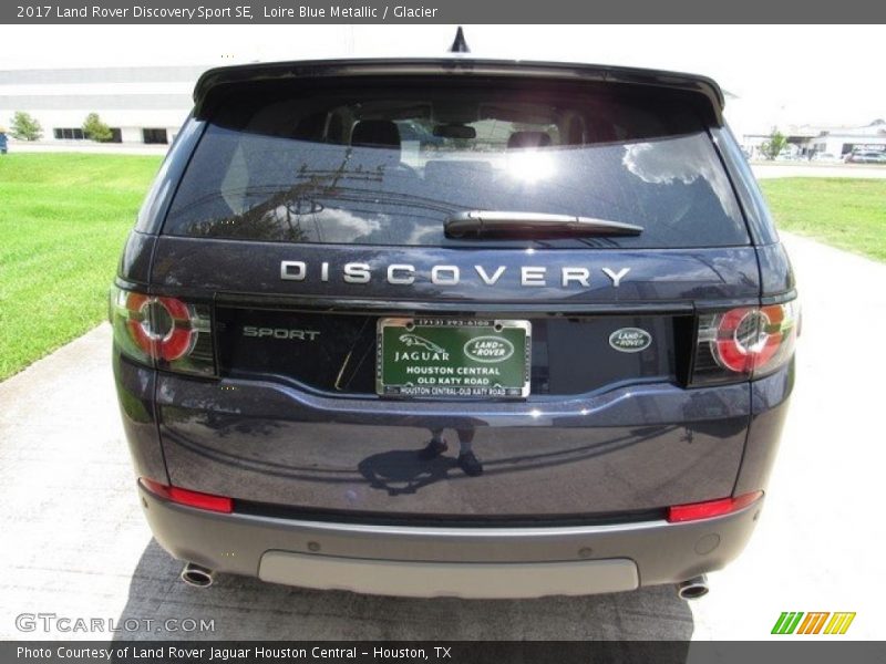 Loire Blue Metallic / Glacier 2017 Land Rover Discovery Sport SE