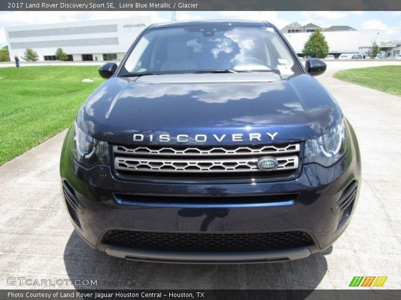 Loire Blue Metallic / Glacier 2017 Land Rover Discovery Sport SE