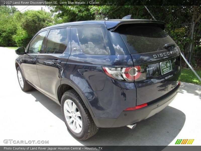 Loire Blue Metallic / Glacier 2017 Land Rover Discovery Sport SE