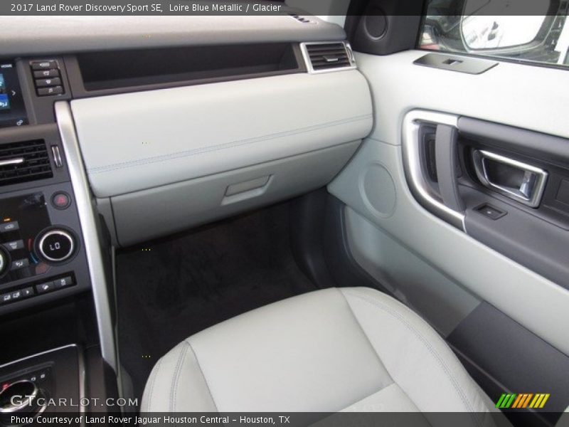 Loire Blue Metallic / Glacier 2017 Land Rover Discovery Sport SE