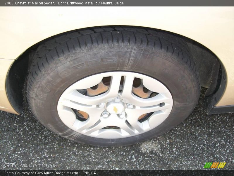 Light Driftwood Metallic / Neutral Beige 2005 Chevrolet Malibu Sedan