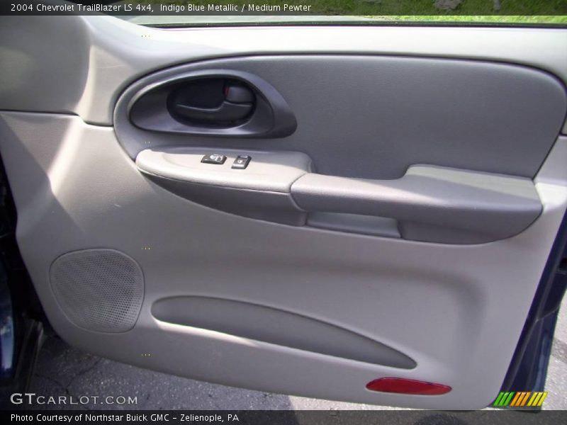 Indigo Blue Metallic / Medium Pewter 2004 Chevrolet TrailBlazer LS 4x4