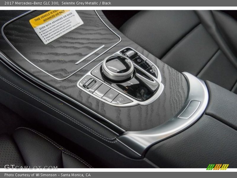 Selenite Grey Metallic / Black 2017 Mercedes-Benz GLC 300