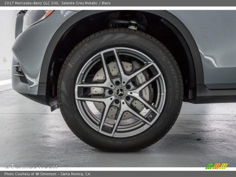 Selenite Grey Metallic / Black 2017 Mercedes-Benz GLC 300
