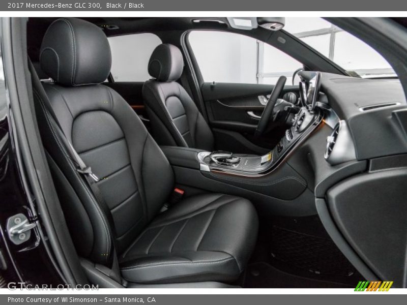 Black / Black 2017 Mercedes-Benz GLC 300