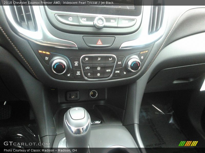 Iridescent Pearl Tricoat / Jet Black 2018 Chevrolet Equinox Premier AWD