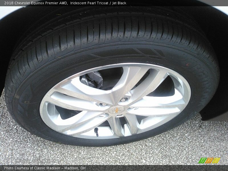 Iridescent Pearl Tricoat / Jet Black 2018 Chevrolet Equinox Premier AWD