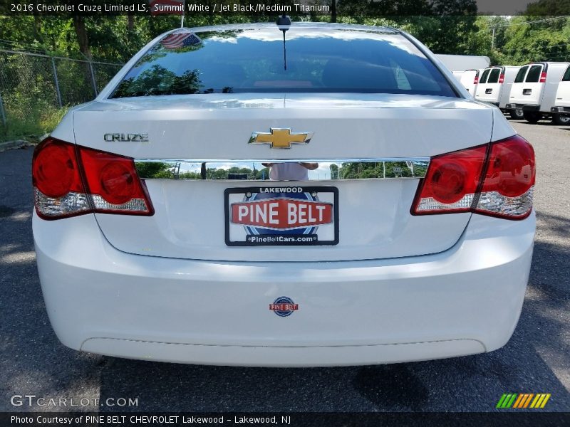 Summit White / Jet Black/Medium Titanium 2016 Chevrolet Cruze Limited LS