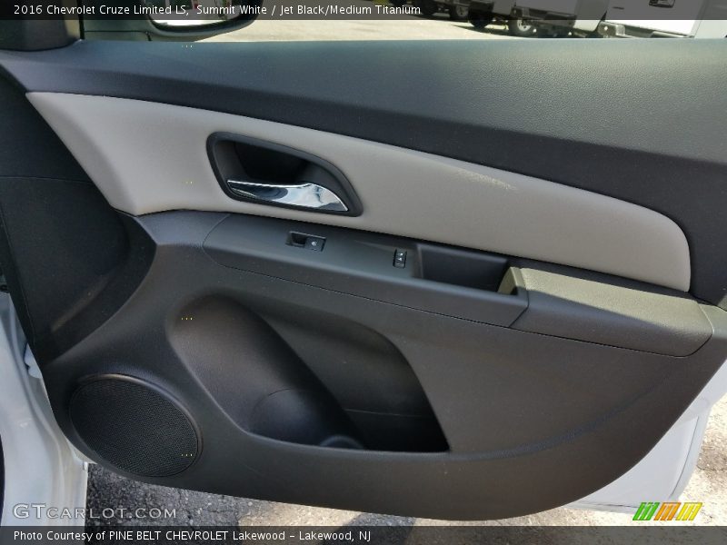Summit White / Jet Black/Medium Titanium 2016 Chevrolet Cruze Limited LS