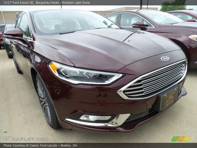 Burgundy Velvet / Medium Light Stone 2017 Ford Fusion SE