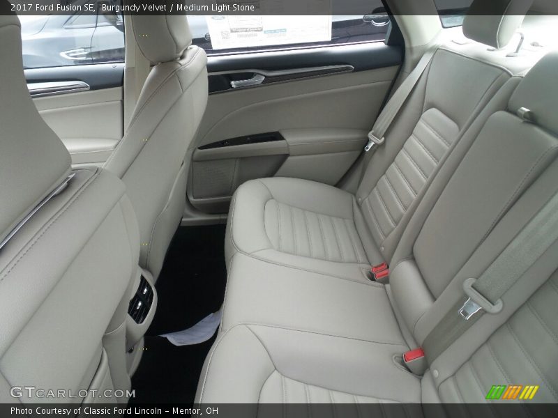 Burgundy Velvet / Medium Light Stone 2017 Ford Fusion SE