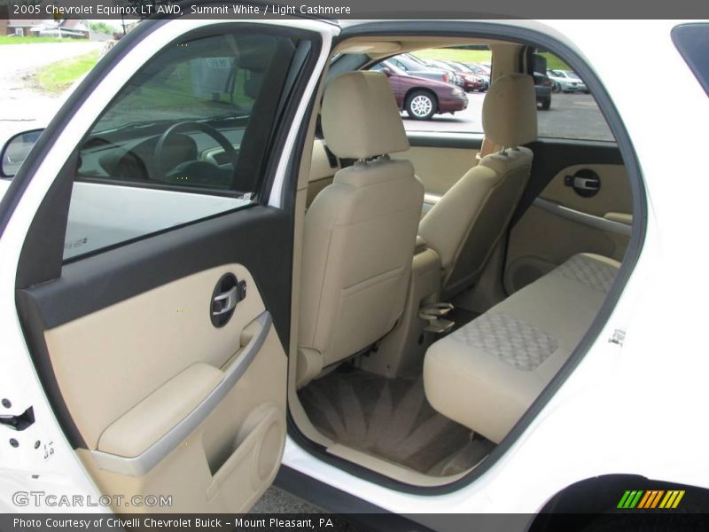 Summit White / Light Cashmere 2005 Chevrolet Equinox LT AWD