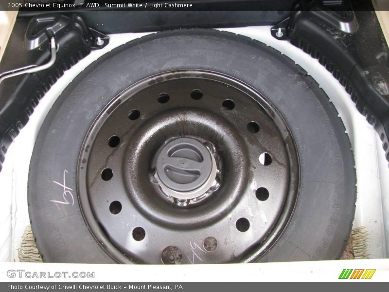 Summit White / Light Cashmere 2005 Chevrolet Equinox LT AWD