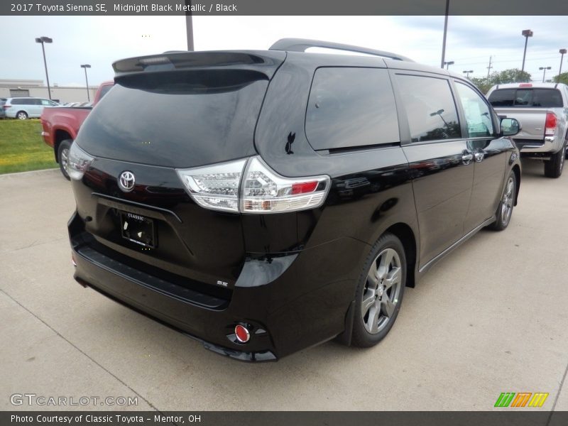 Midnight Black Metallic / Black 2017 Toyota Sienna SE