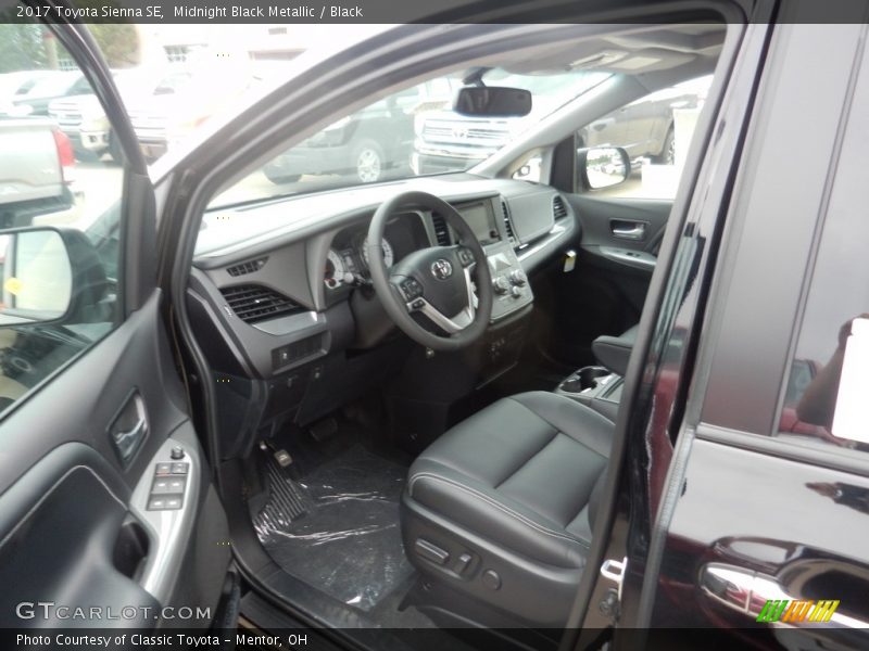 Midnight Black Metallic / Black 2017 Toyota Sienna SE