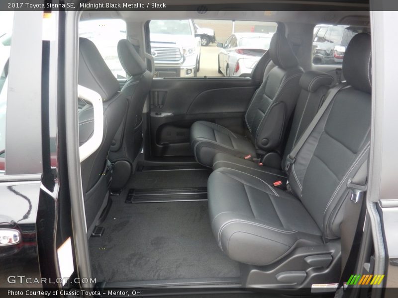 Midnight Black Metallic / Black 2017 Toyota Sienna SE