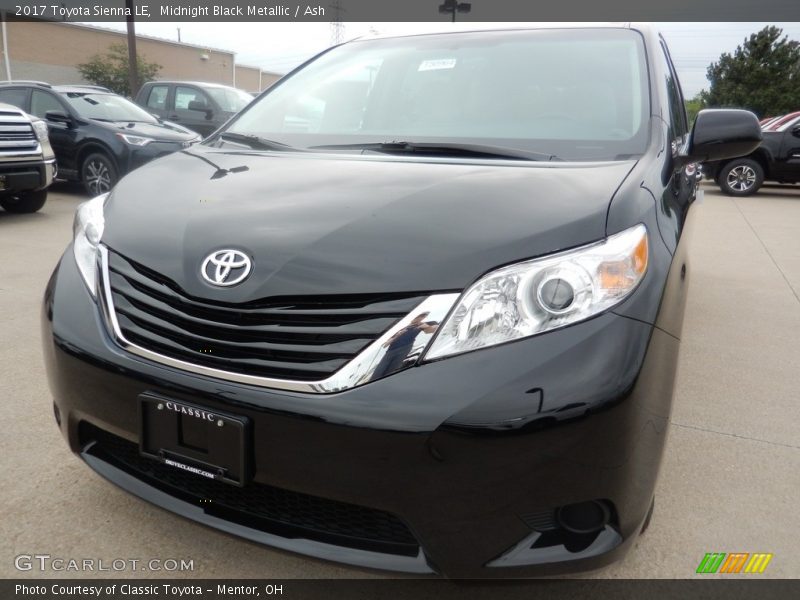 Midnight Black Metallic / Ash 2017 Toyota Sienna LE