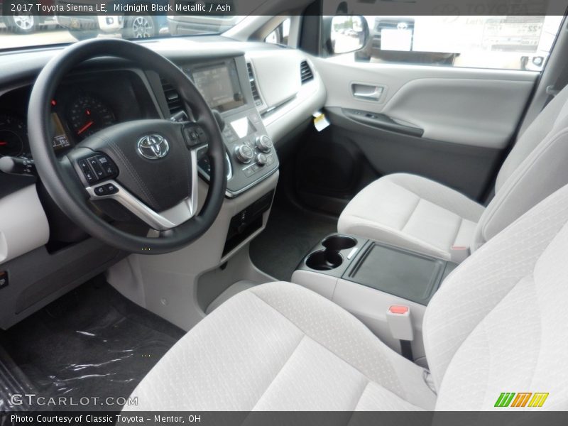 Midnight Black Metallic / Ash 2017 Toyota Sienna LE