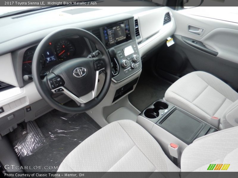 Midnight Black Metallic / Ash 2017 Toyota Sienna LE