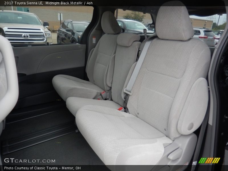 Midnight Black Metallic / Ash 2017 Toyota Sienna LE