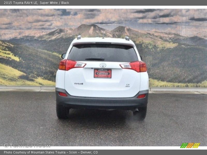 Super White / Black 2015 Toyota RAV4 LE