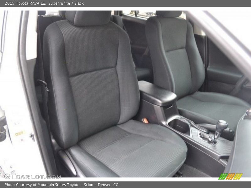 Super White / Black 2015 Toyota RAV4 LE