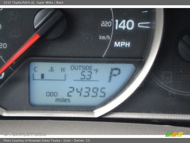 Super White / Black 2015 Toyota RAV4 LE