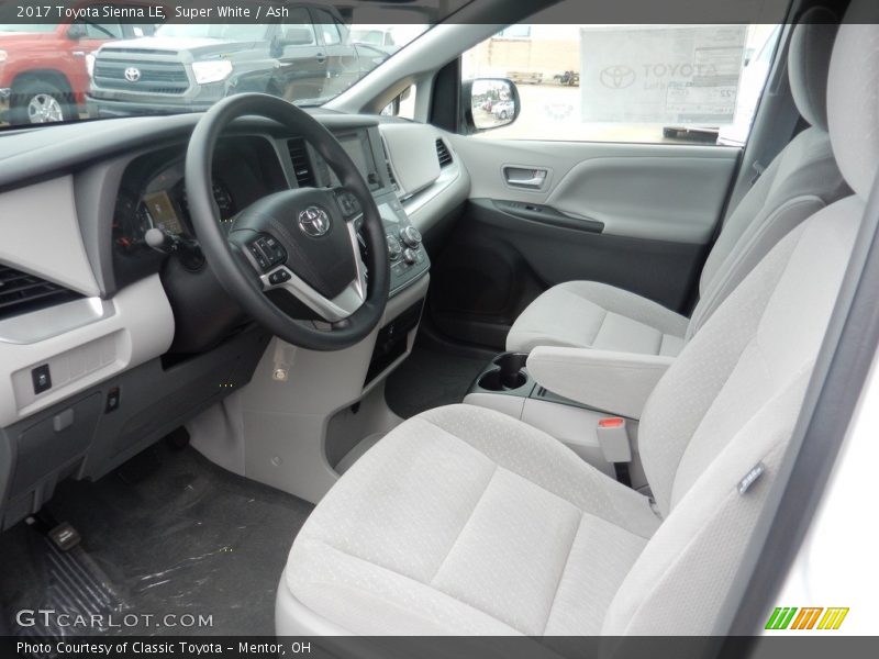 Super White / Ash 2017 Toyota Sienna LE