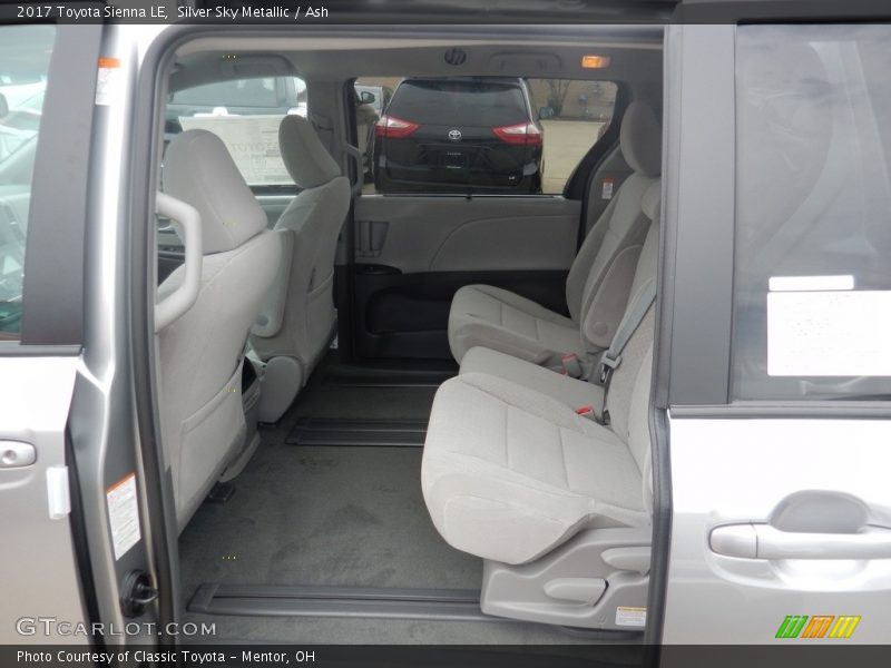 Silver Sky Metallic / Ash 2017 Toyota Sienna LE