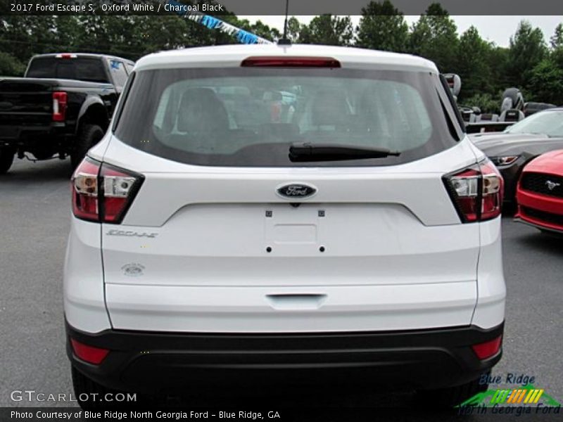 Oxford White / Charcoal Black 2017 Ford Escape S