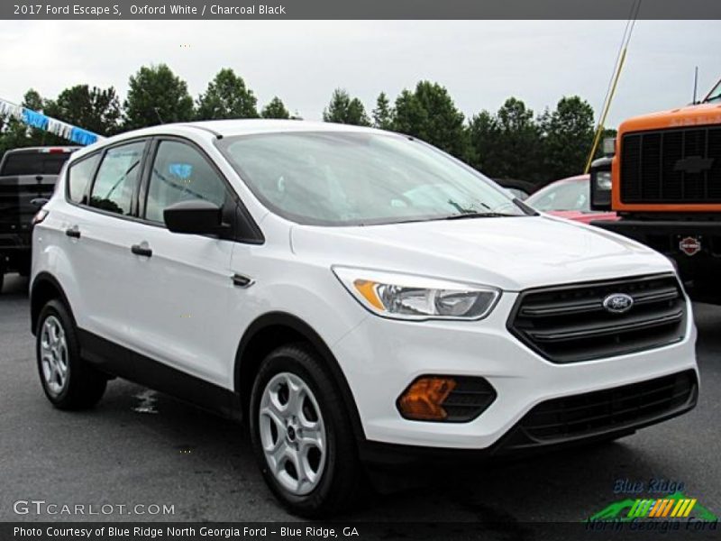 Oxford White / Charcoal Black 2017 Ford Escape S