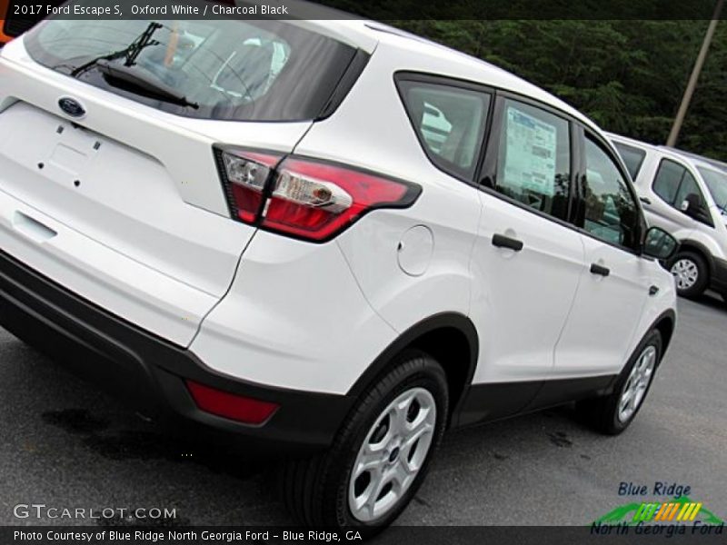Oxford White / Charcoal Black 2017 Ford Escape S