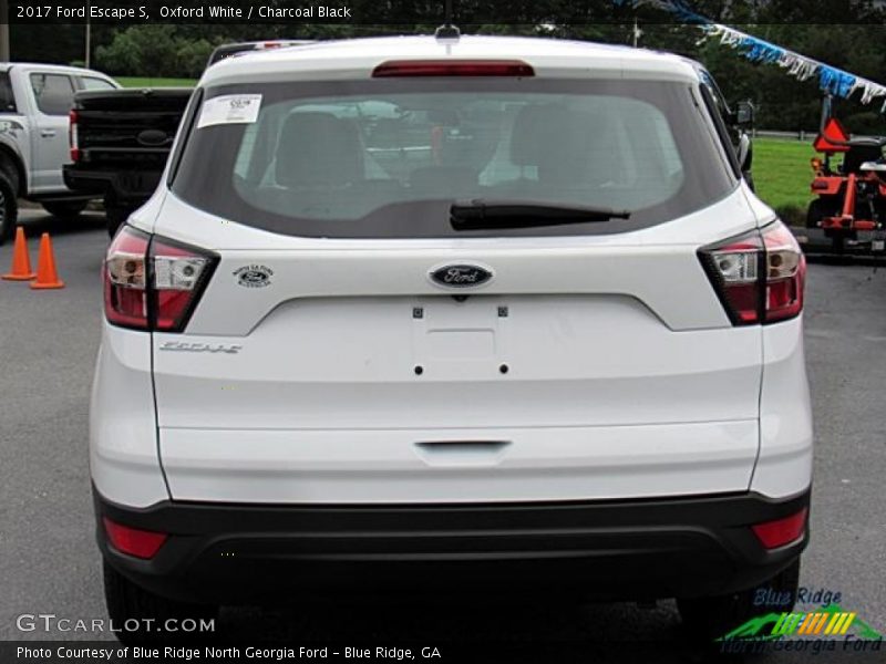 Oxford White / Charcoal Black 2017 Ford Escape S