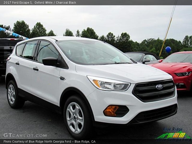 Oxford White / Charcoal Black 2017 Ford Escape S
