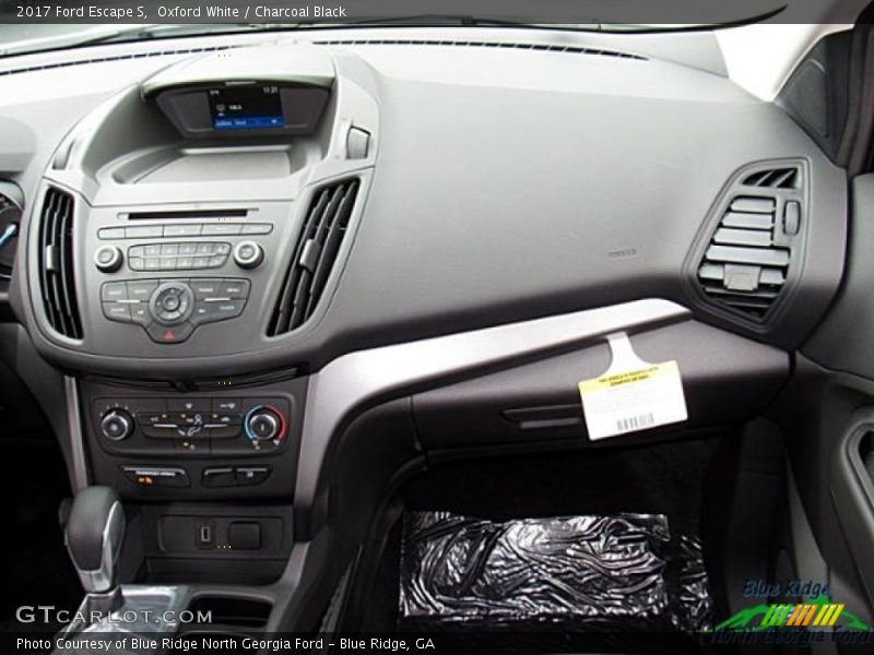 Oxford White / Charcoal Black 2017 Ford Escape S