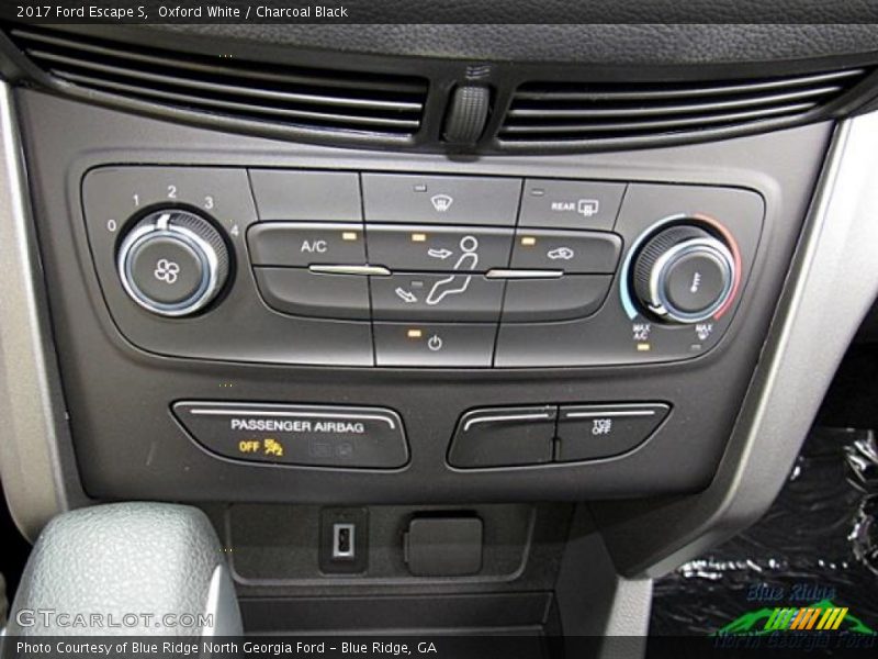 Oxford White / Charcoal Black 2017 Ford Escape S